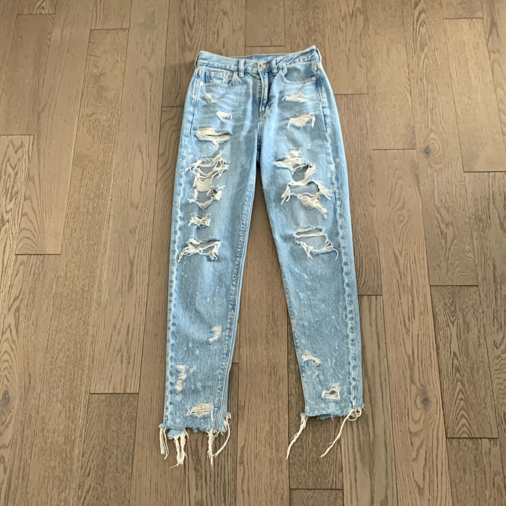 American Eagle Ripped Mom Jean